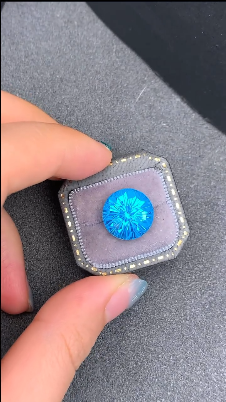 【闪购商品】托帕石裸石未镶嵌12.66克拉