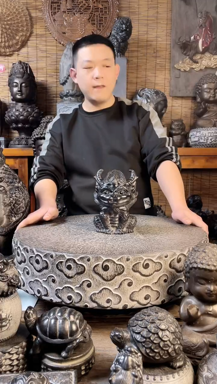 【闪购商品】20带角Q版麒麟天然青石雕刻