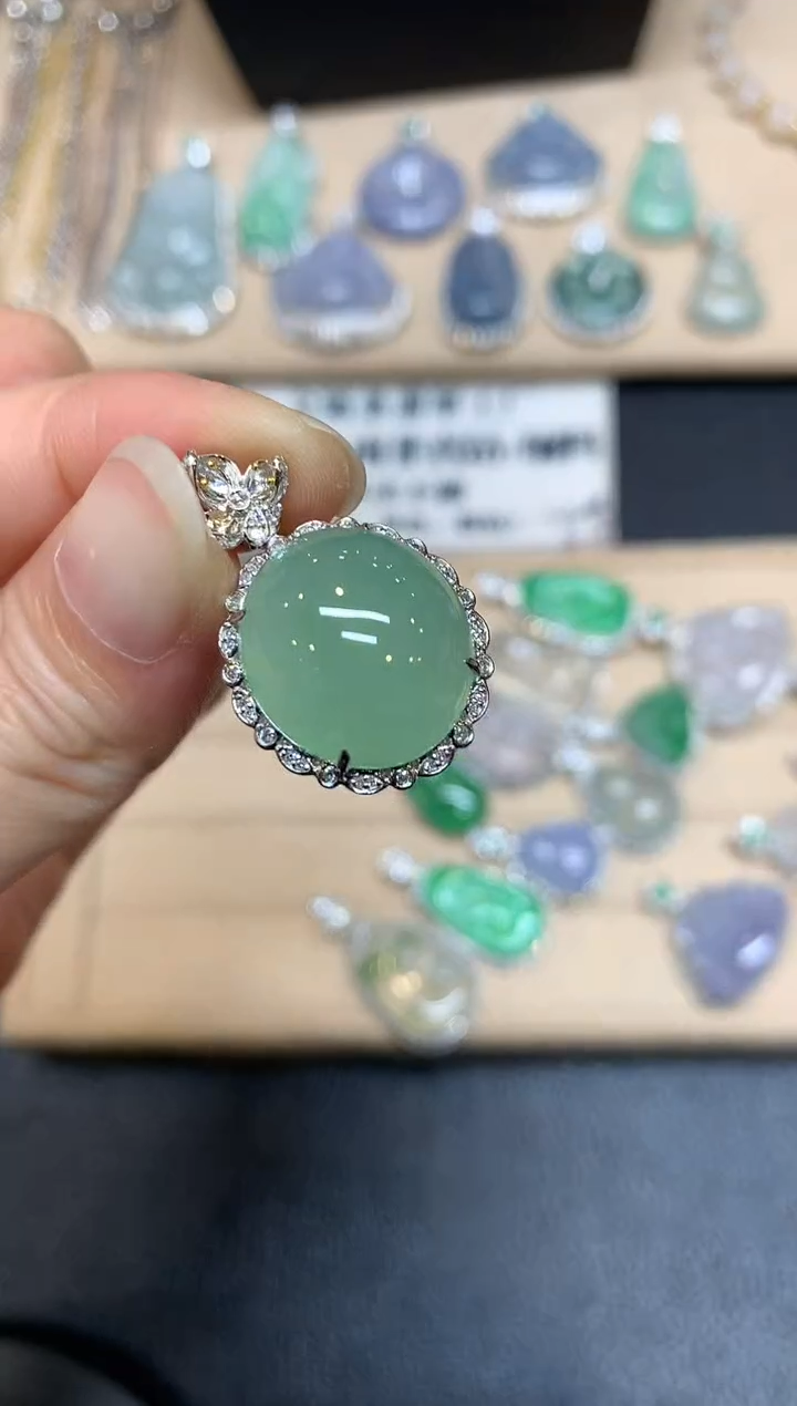 【闪购商品】翡翠颈饰18K金镶嵌蛋面【无服务费