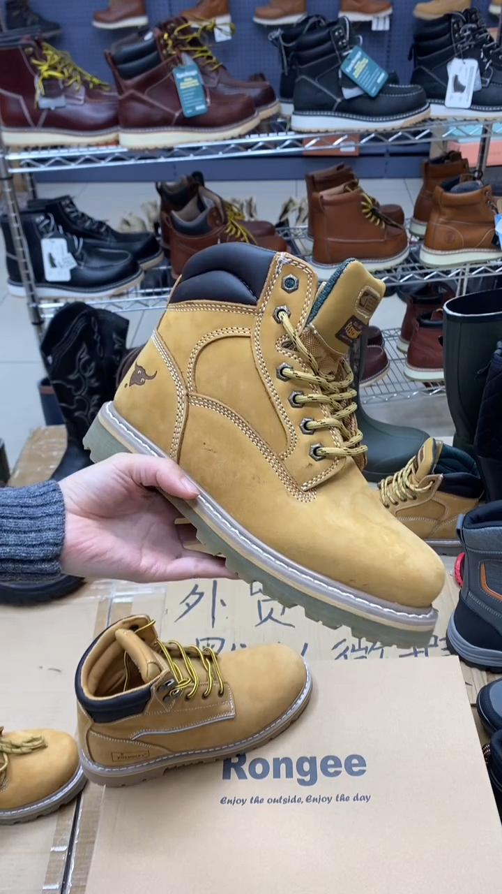 牛皮42码，牛头1 皮鞋码，工装靴 个别鞋面有胶印 默认瑕疵介意勿拍
