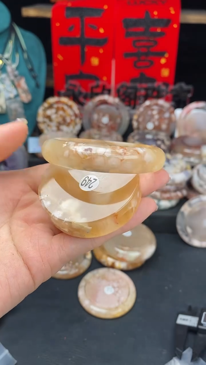 【闪购商品】石英质玉手镯（圆镯）未镶嵌53.8