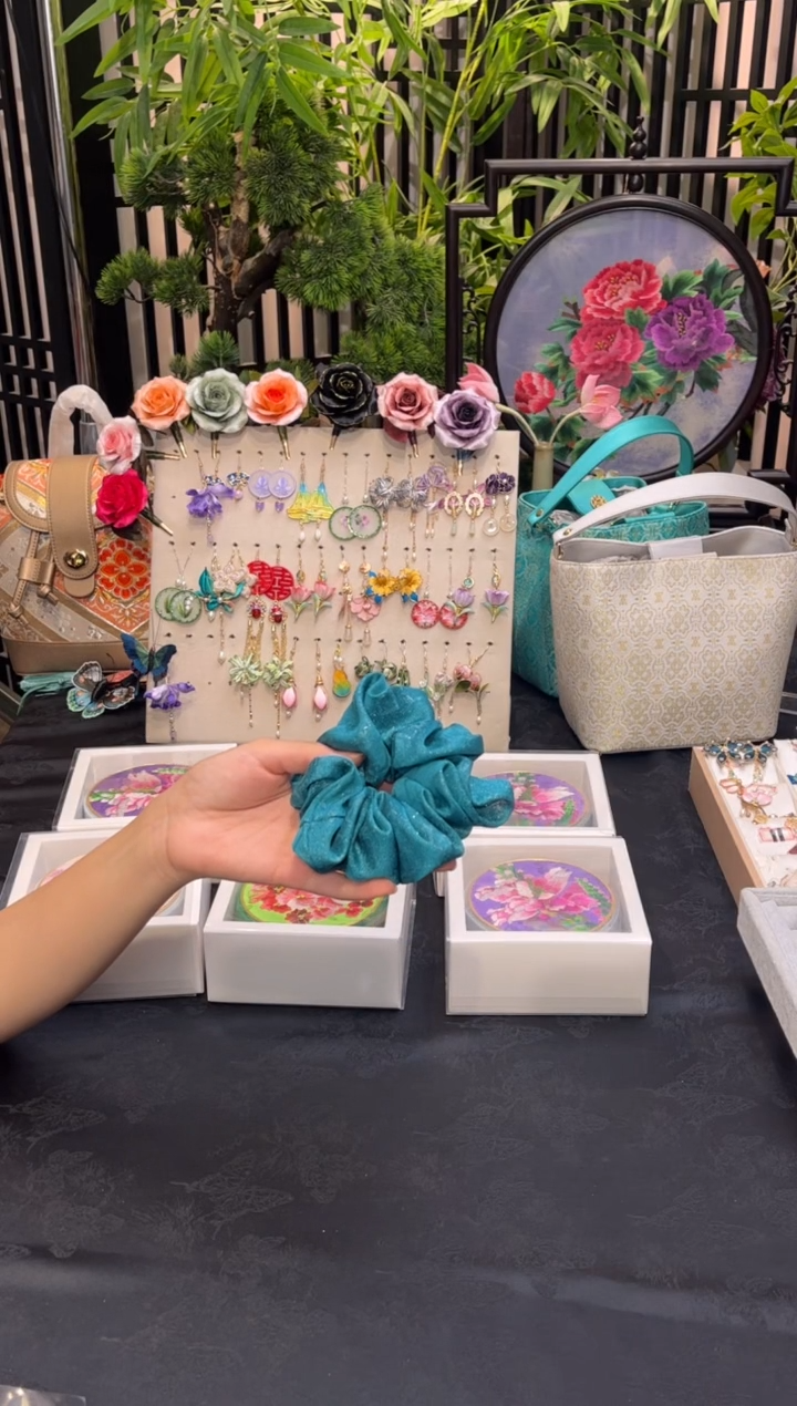 织绣日**润非遗苏绣手工饰品