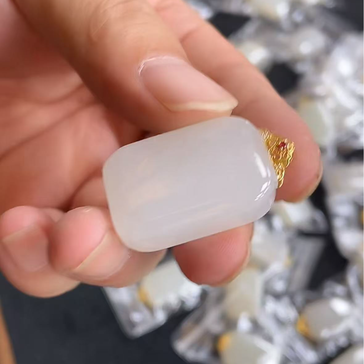 【玉经纶】-47249/Q28-628-和田玉吊坠-多样性发其—