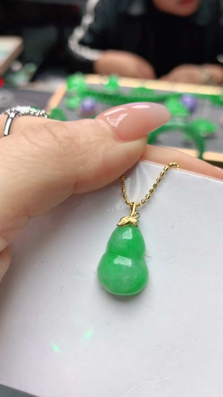 【闪购商品】翡翠颈饰18K金镶嵌赠礼盒证书