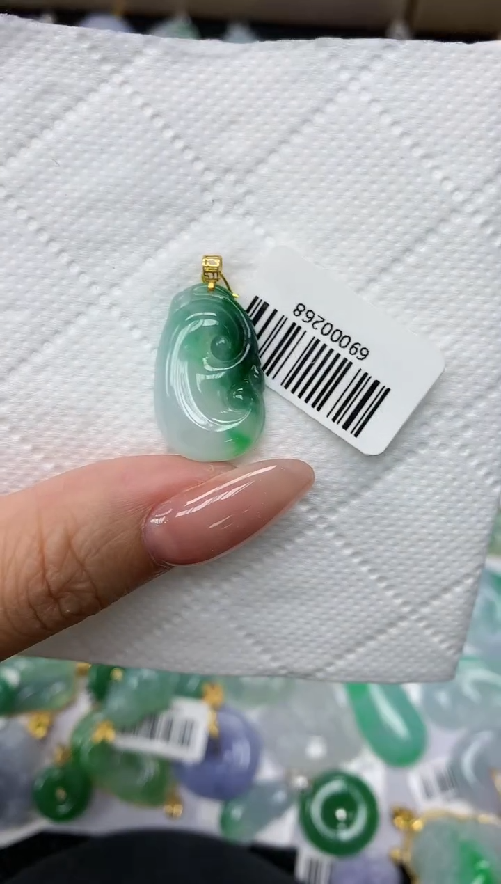 颈饰18K金镶嵌翡翠 1111111111