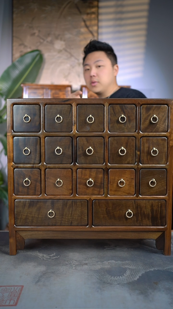 【闪购商品】金丝楠木雕阴沉水波纹多宝阁珠宝柜药柜