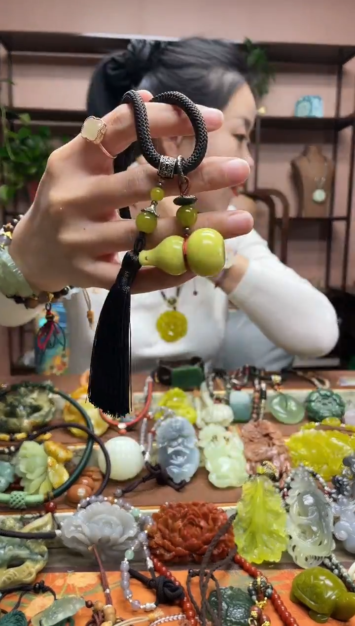 未镶嵌岫玉吊坠·