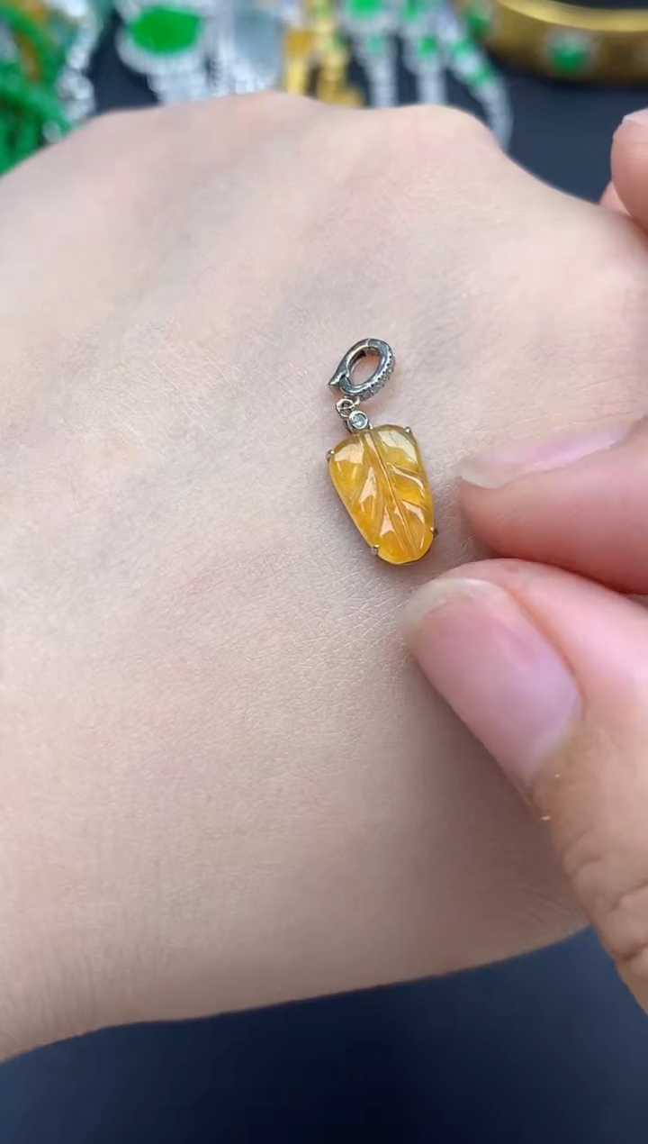 翡翠18K金镶嵌颈饰52-春日珠宝1