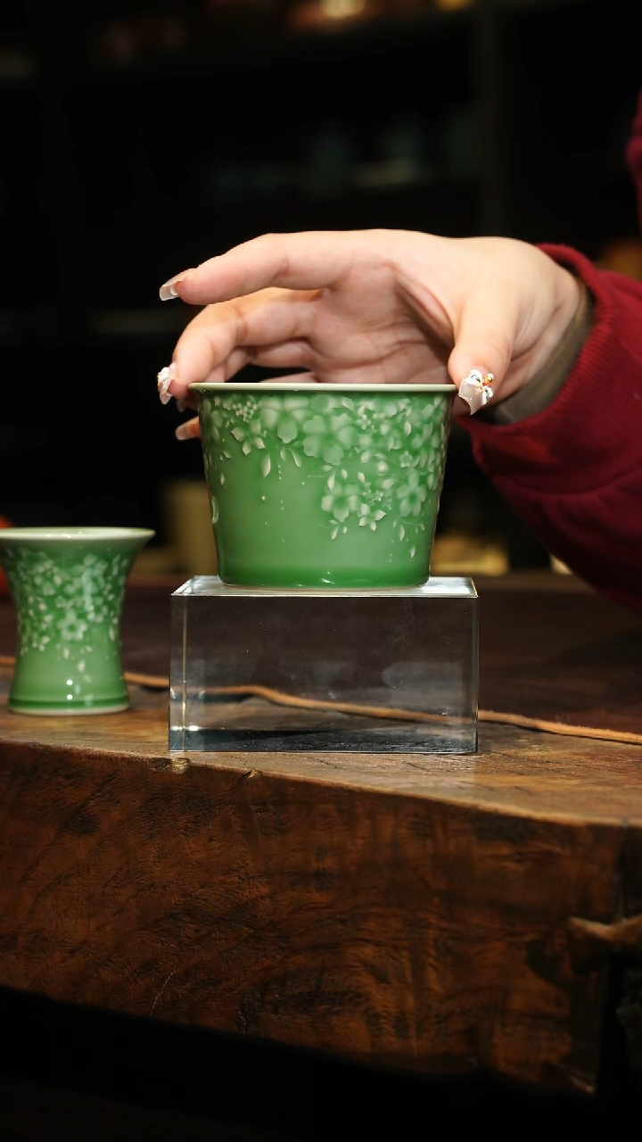 【闪购商品】瓷片李斌 梅子青 繁花猪口杯