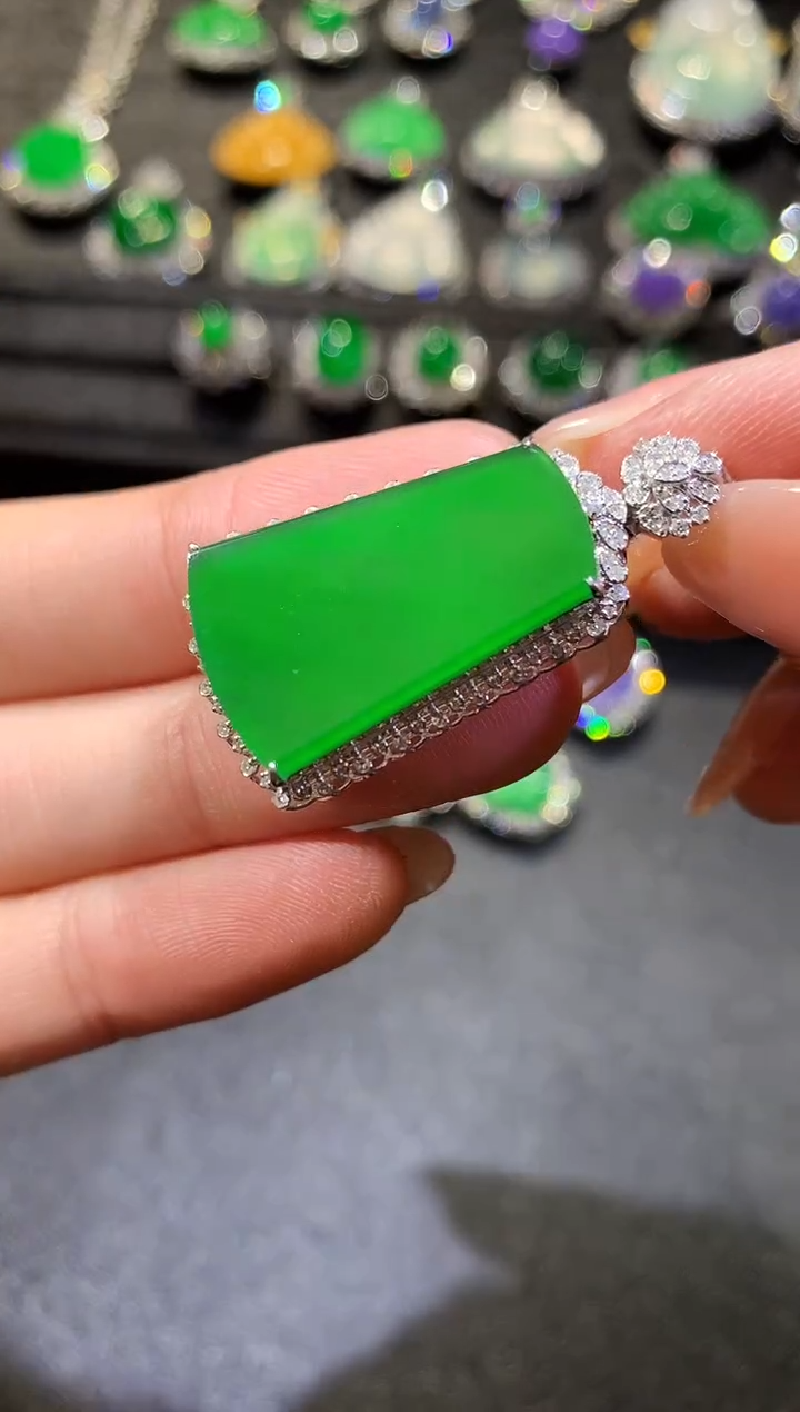 【闪购商品】翡翠吊坠(不含链)18K金镶嵌42-无事牌