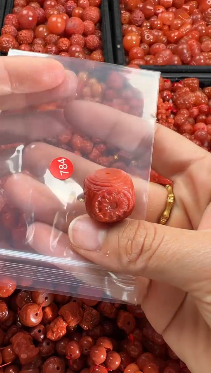 【闪购商品】南红玛瑙颈饰未镶嵌1