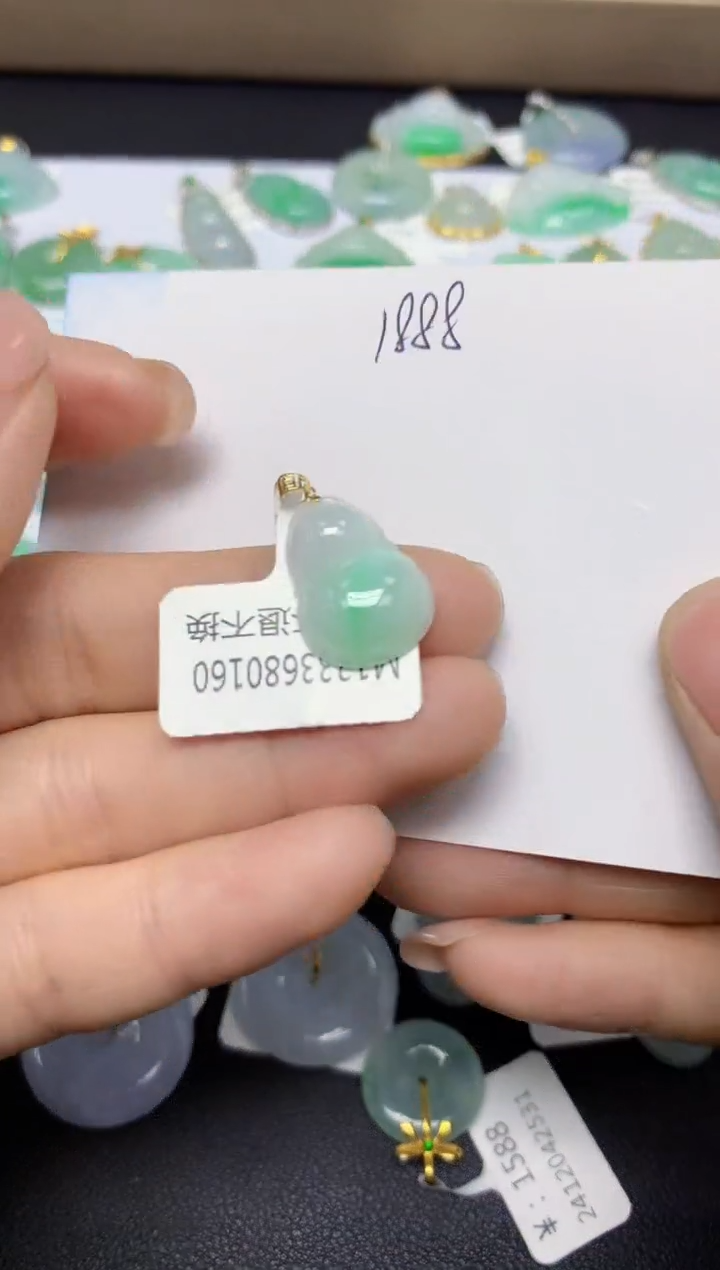【闪购商品】翡翠挂件18K金镶嵌 天然翡翠A货