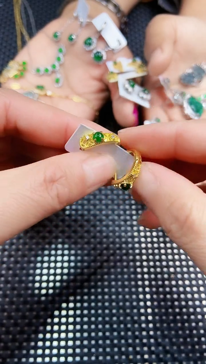 【闪购商品】翡翠耳饰未镶嵌11111111