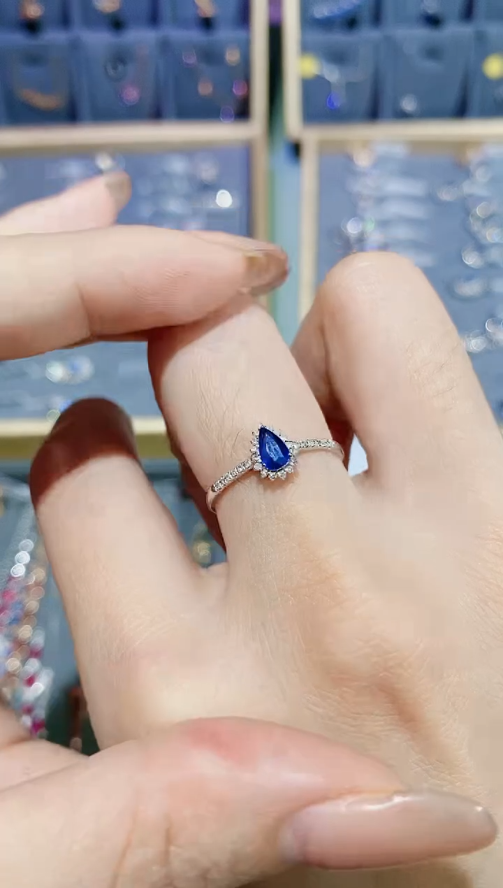 【闪购商品】蓝宝石戒指18K金镶嵌戒指