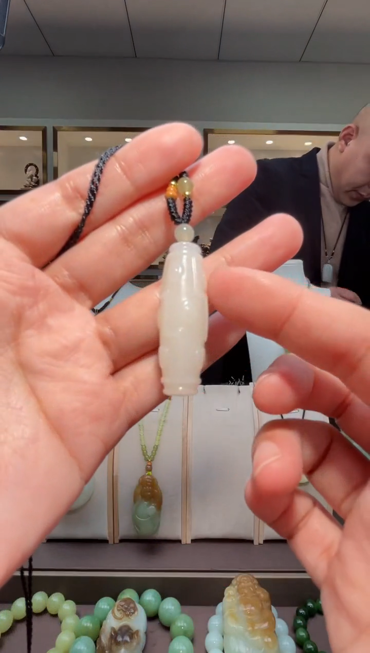 颈饰未镶嵌和田玉苏