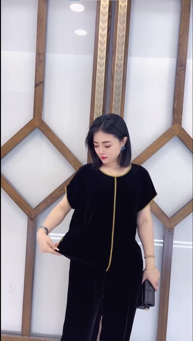 时尚风常规宽松型圆领女装洋气连帽设计师女装