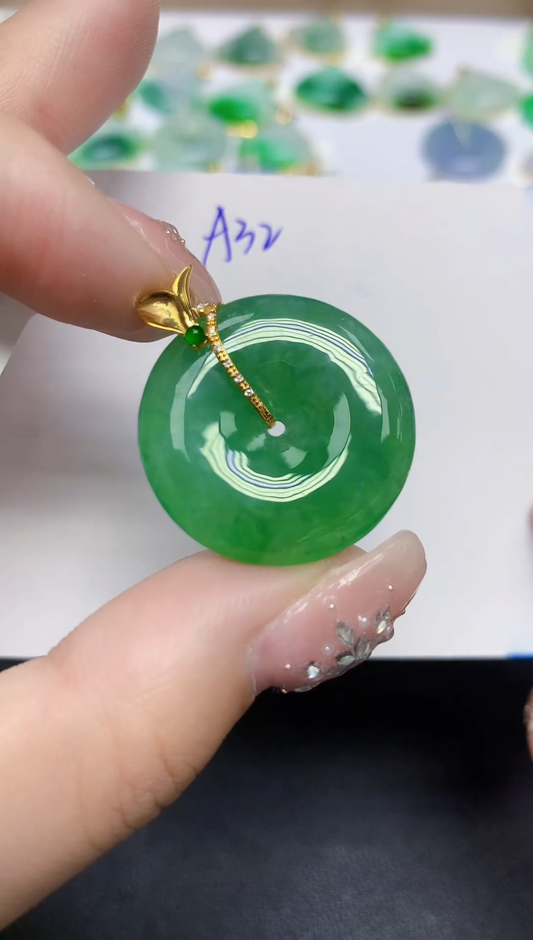 颈饰18K金镶嵌翡翠天然缅甸翡翠A货翡翠百元以上9元证书费自理