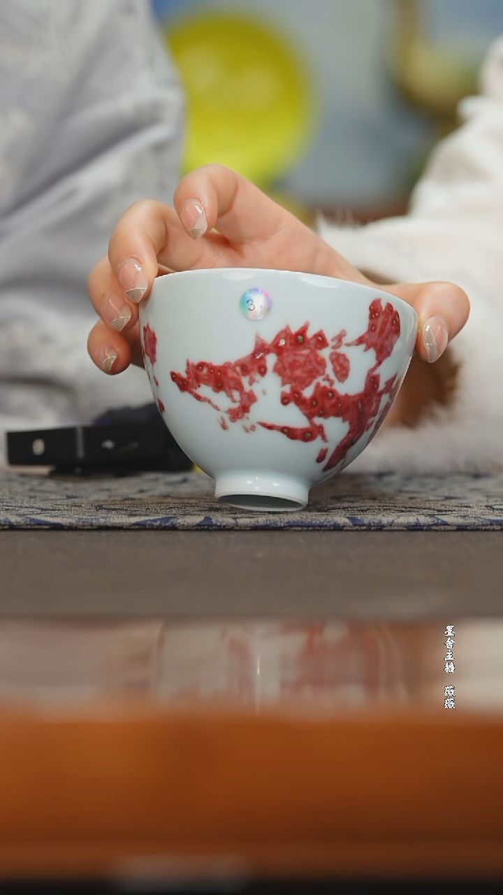 【闪购商品】皇窑黄云鹏亲工釉里红三鱼鸡心杯 31