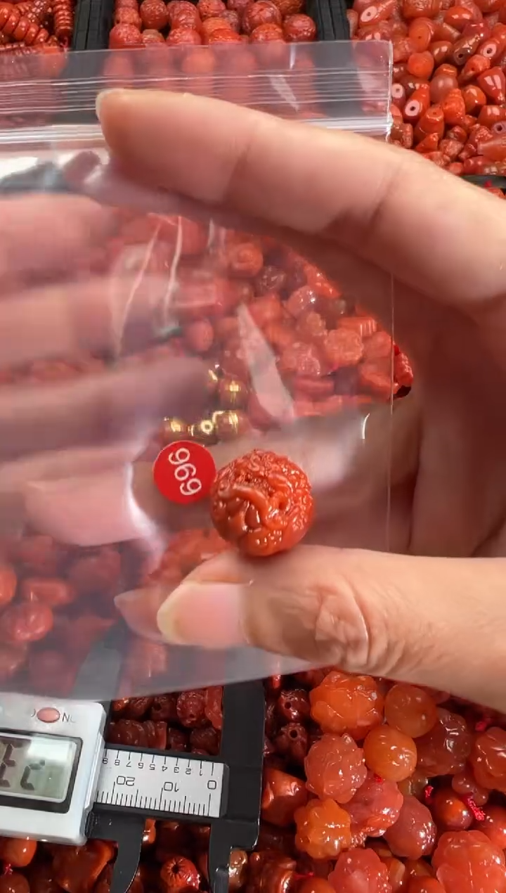 【闪购商品】南红玛瑙颈饰未镶嵌1