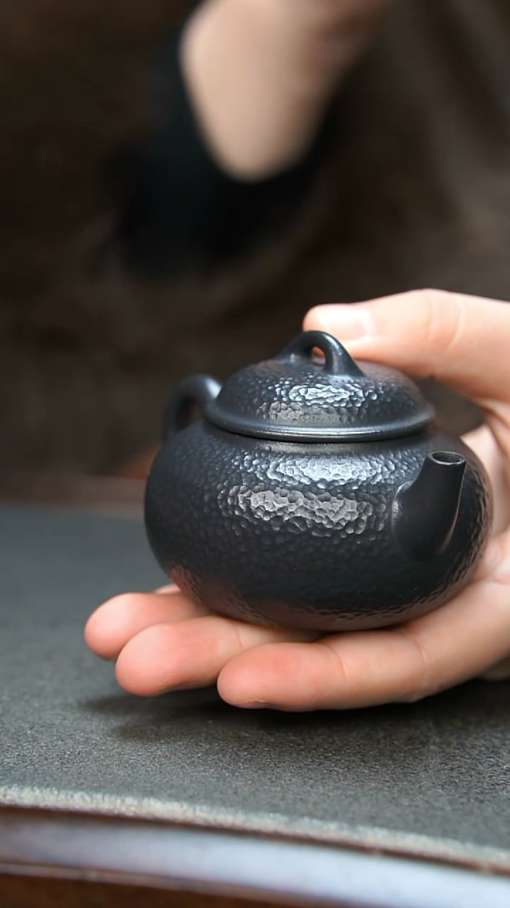 【闪购商品】紫砂茶壶锤纹雾灰小圆壶（非我家底款）