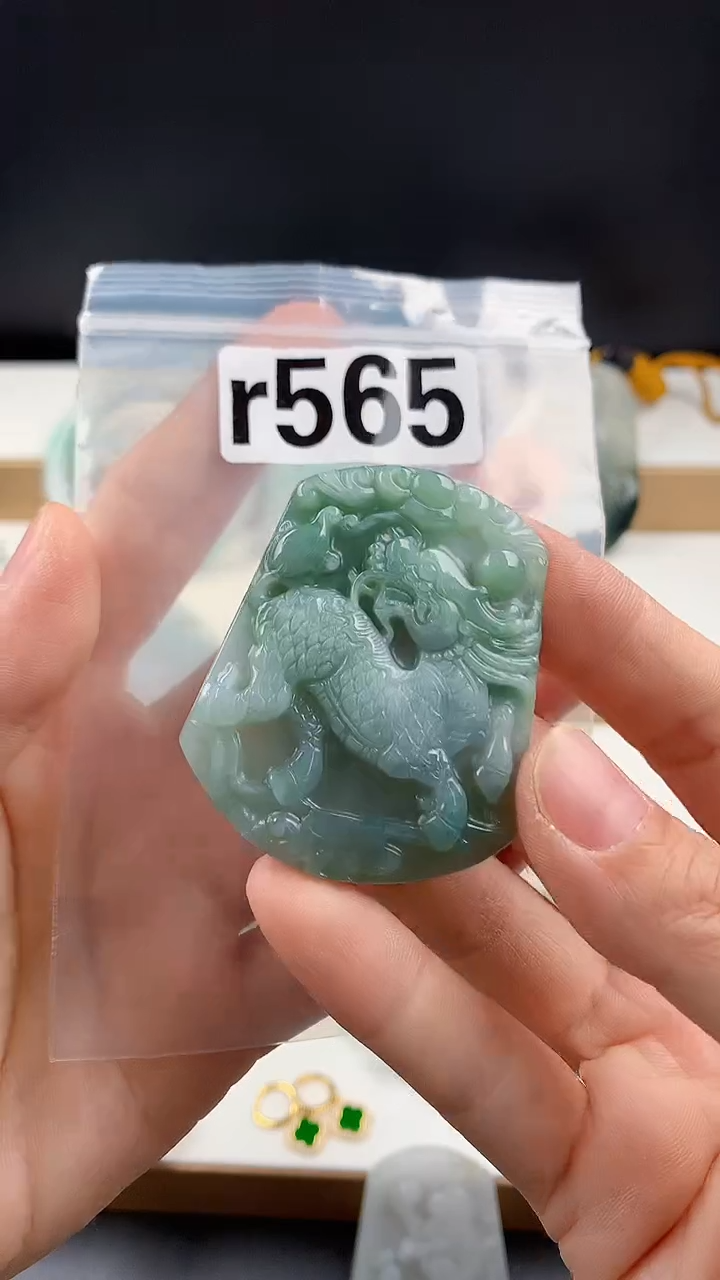 颈饰未镶嵌翡翠天然翡翠吊坠挂件