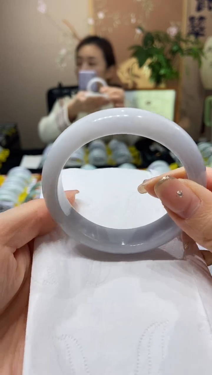 【闪购商品】翡翠手镯未镶嵌56.9圈口