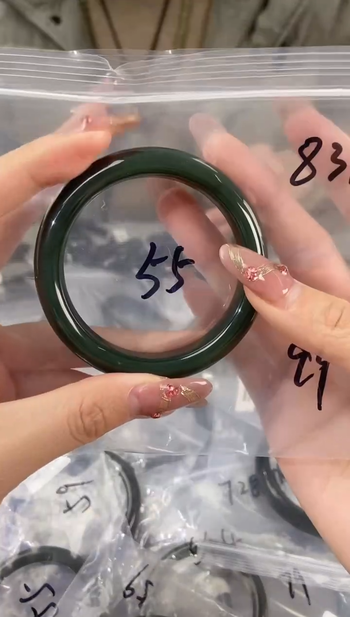 【闪购商品】和田玉手镯未镶嵌和田玉手镯831