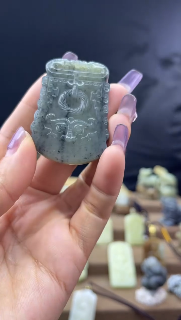 颈饰未镶嵌和田玉1