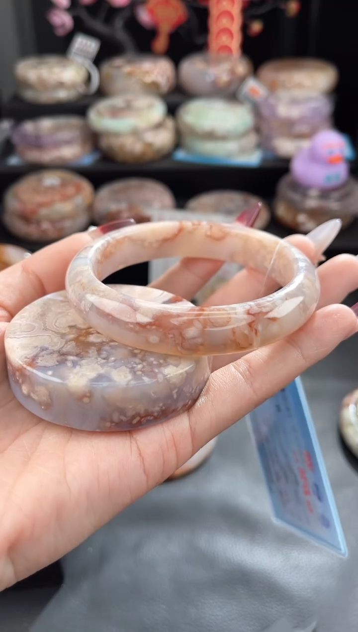 【闪购商品】石英质玉手镯未镶嵌61