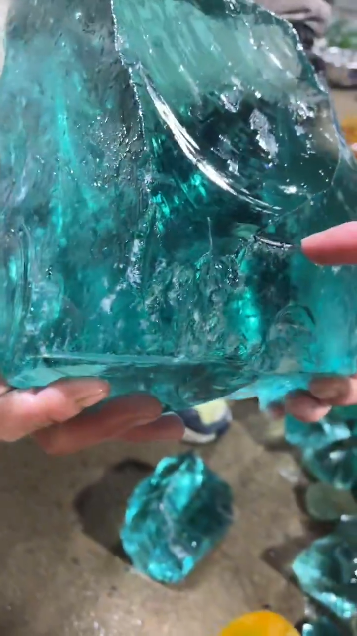 新疆五彩石原石摆件