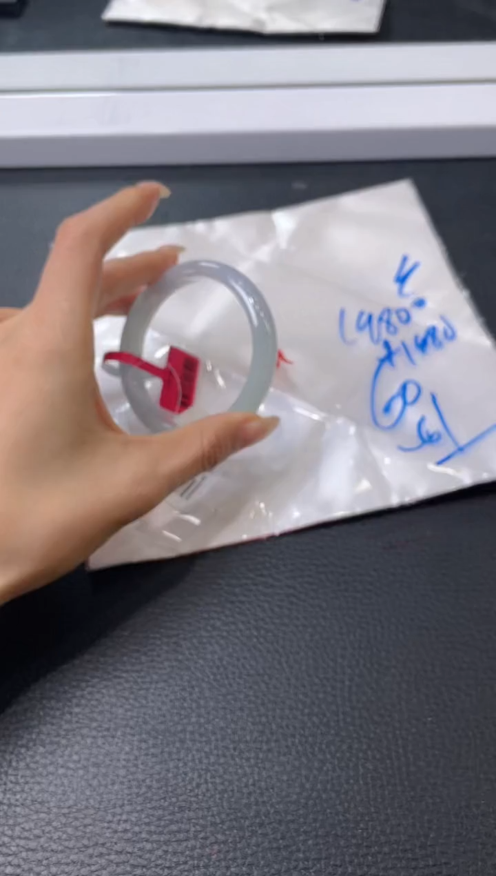 【闪购商品】翡翠手镯未镶嵌手镯