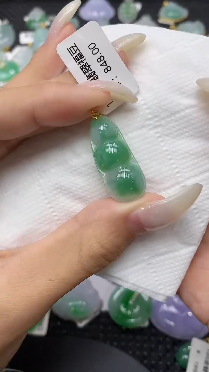 颈饰18K金镶嵌翡翠11111111111