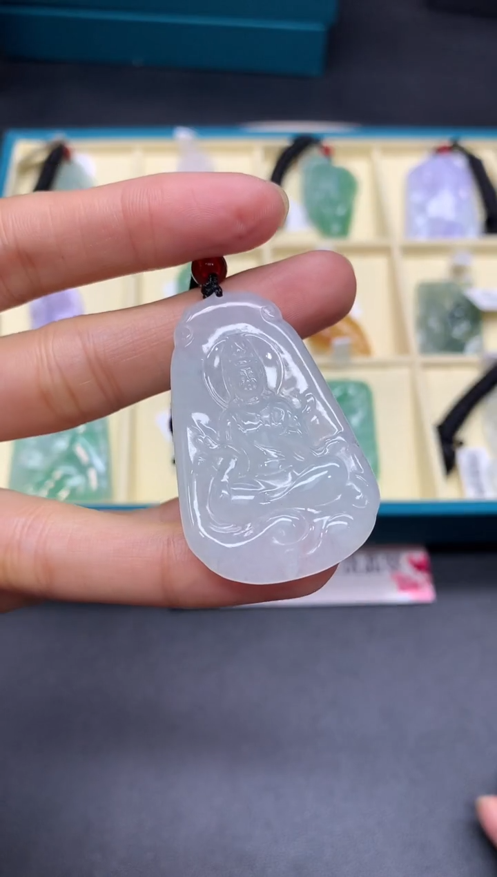 【闪购商品】定制翡翠未镶嵌水月观音【无服务费】