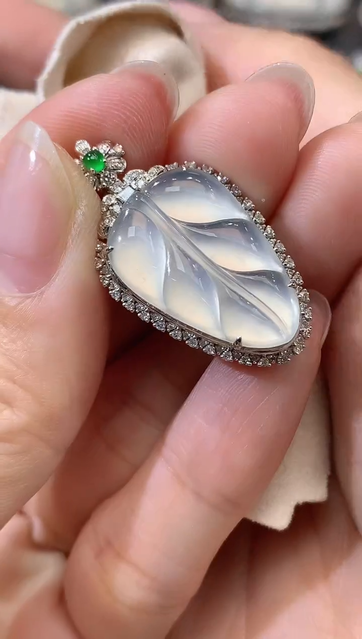 吊坠(不含链)18K金镶嵌翡翠C55