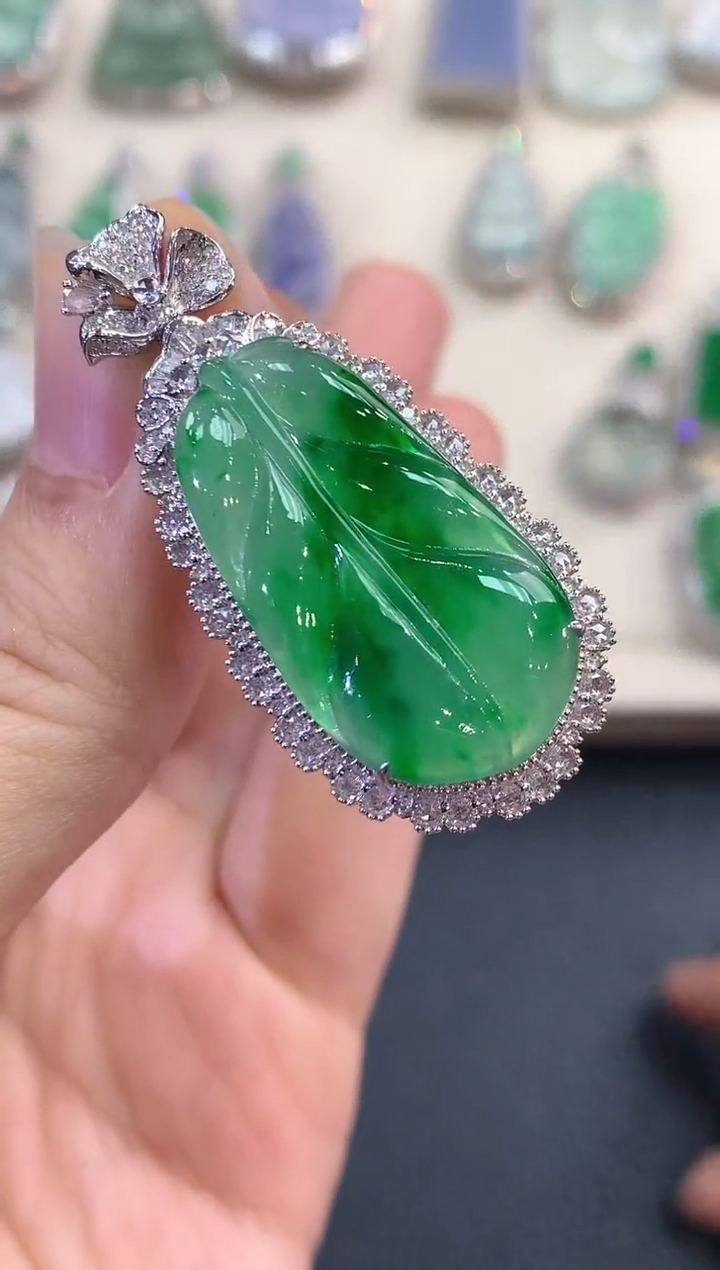 【闪购商品】翡翠吊坠(不含链)18K金镶嵌C110  