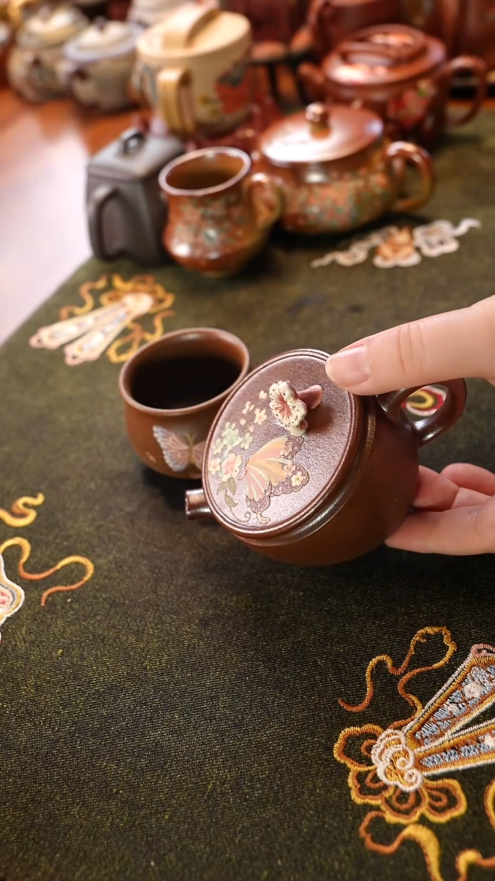 茶壶紫砂蝶恋花汉瓦单壶