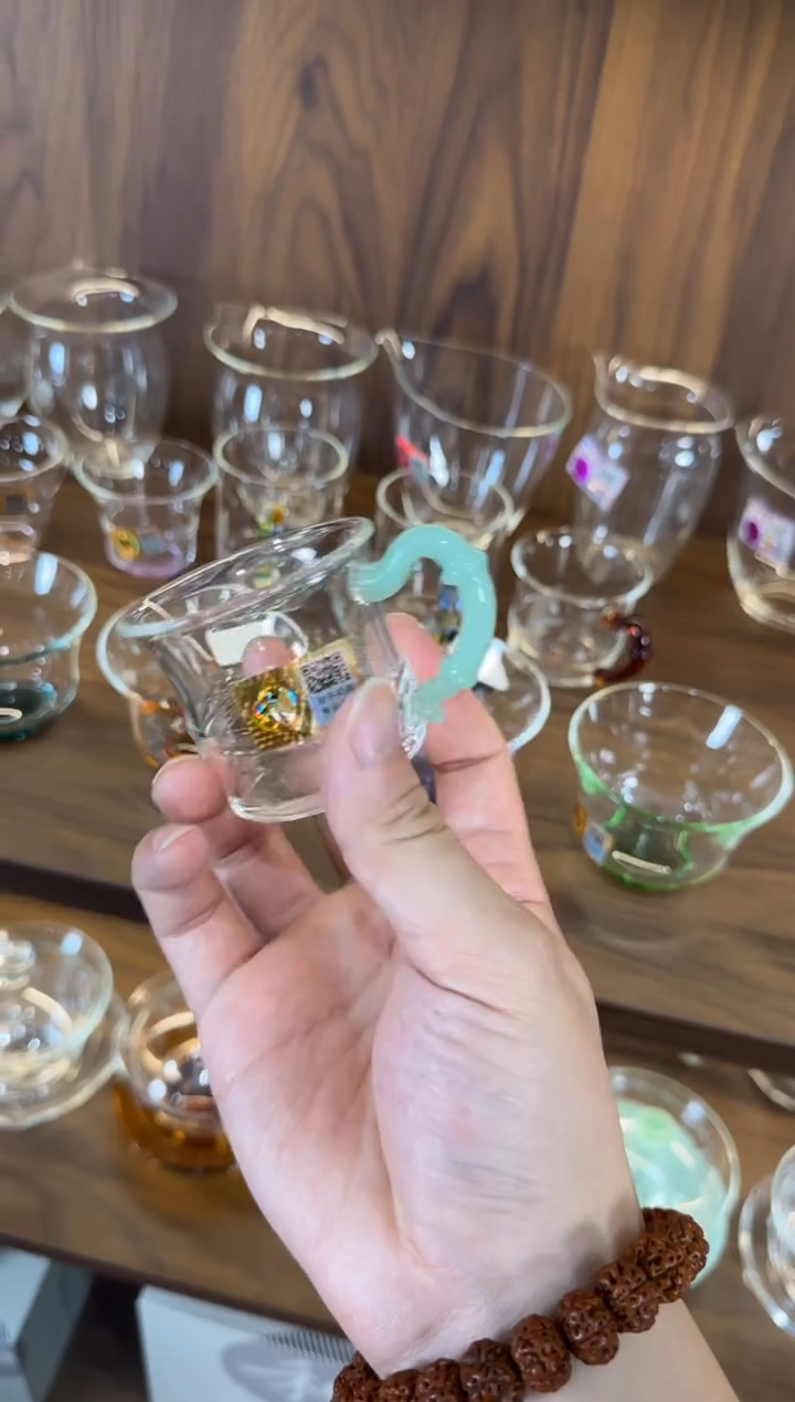 禾器君潋杯浅玉色