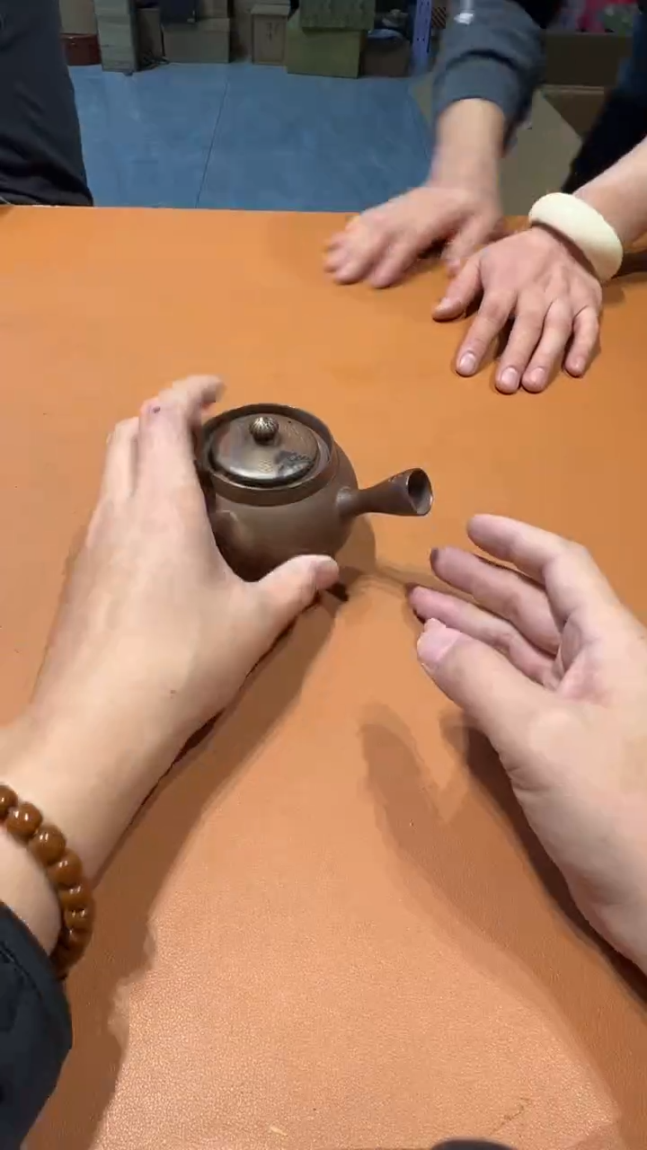 其他陶?***?阿达西日瓷摆件575