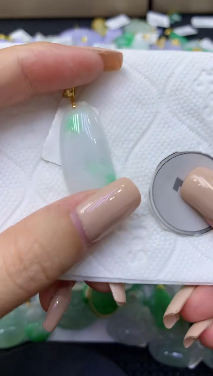 颈饰未镶嵌翡翠天然缅甸翡翠A货