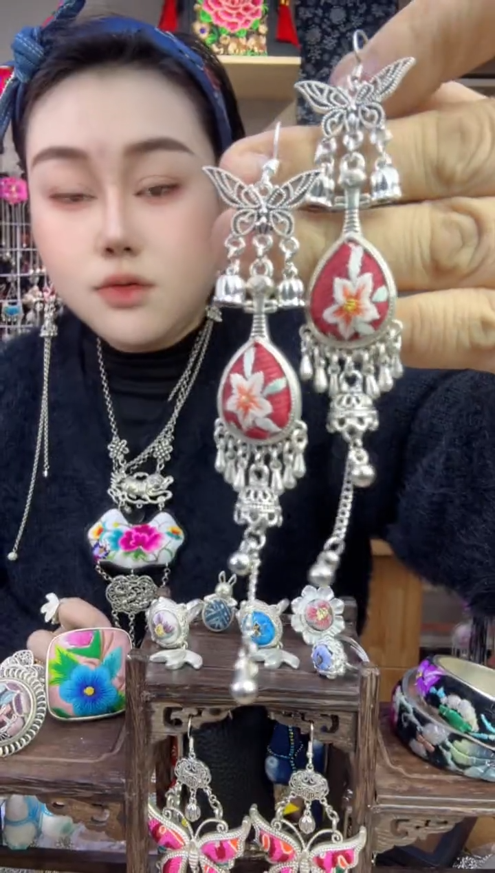 【闪购商品】刺绣纯手工苗绣非遗耳环