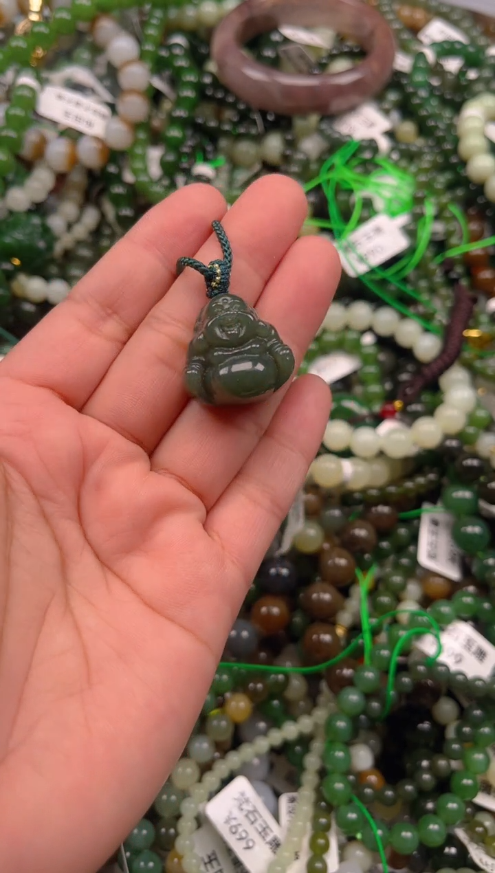 和田玉未镶嵌颈饰1