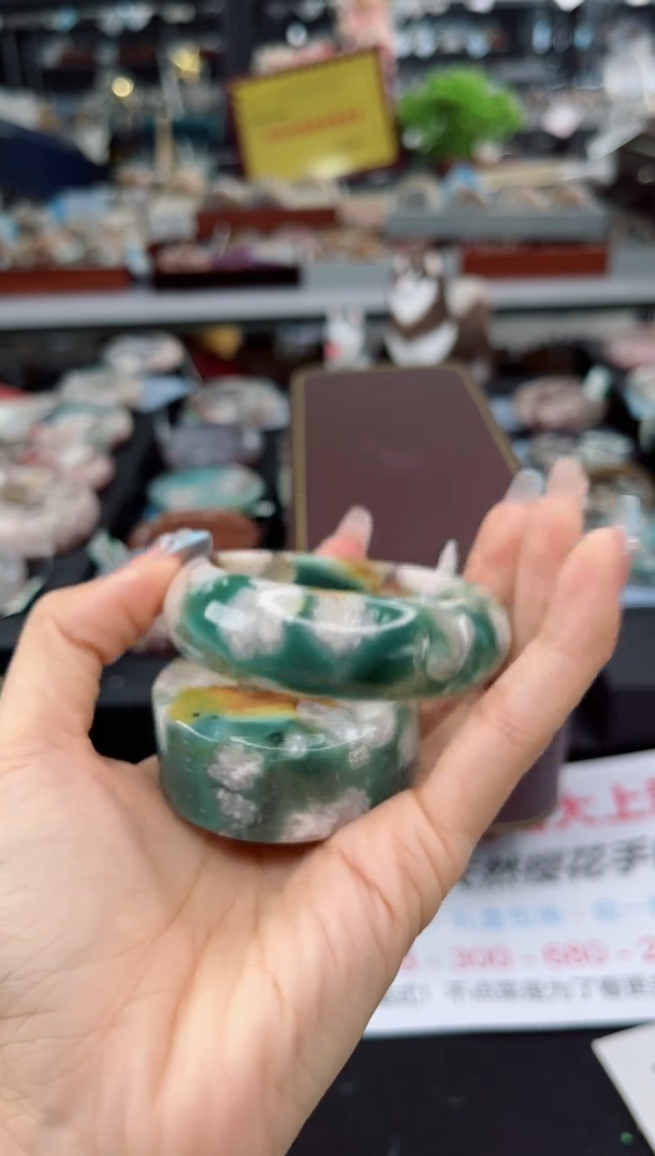 【闪购商品】石英质玉手镯未镶嵌55圈口（赠品镯心）R2555
