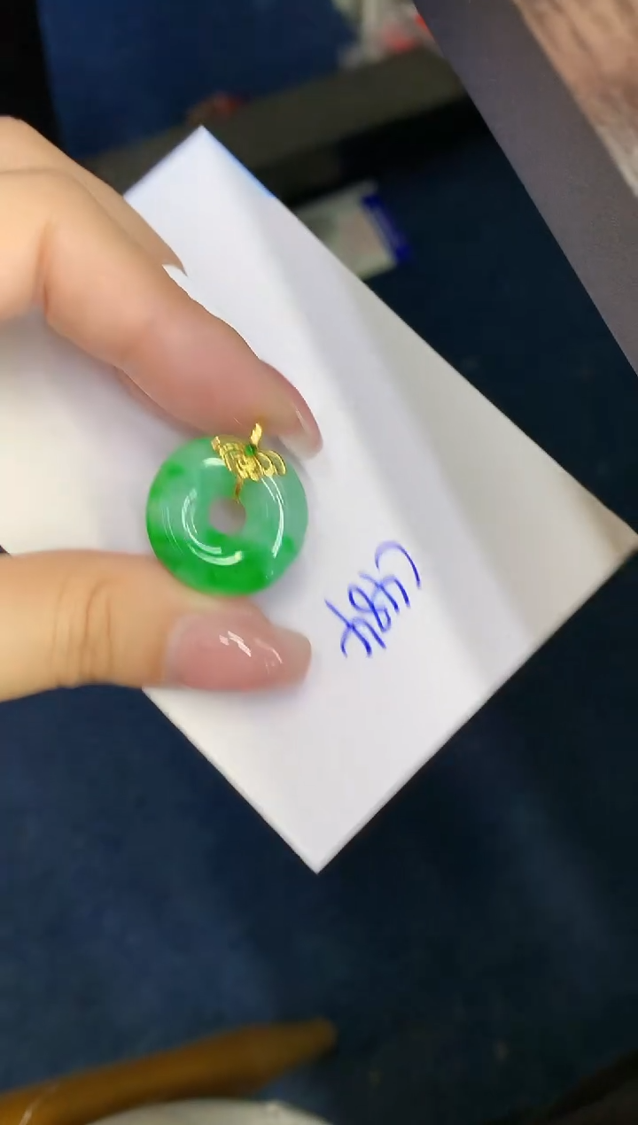 翡翠18K金镶嵌颈饰000000000000