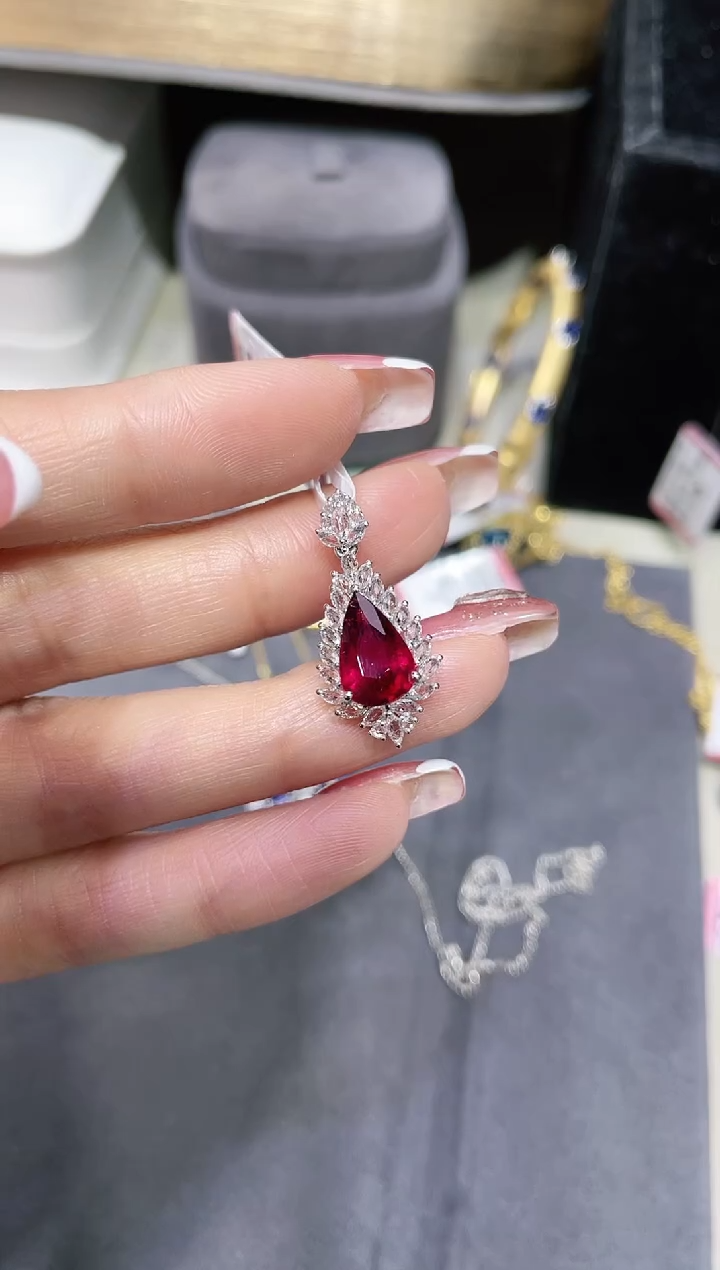 【闪购商品】碧玺吊坠18K金镶嵌·