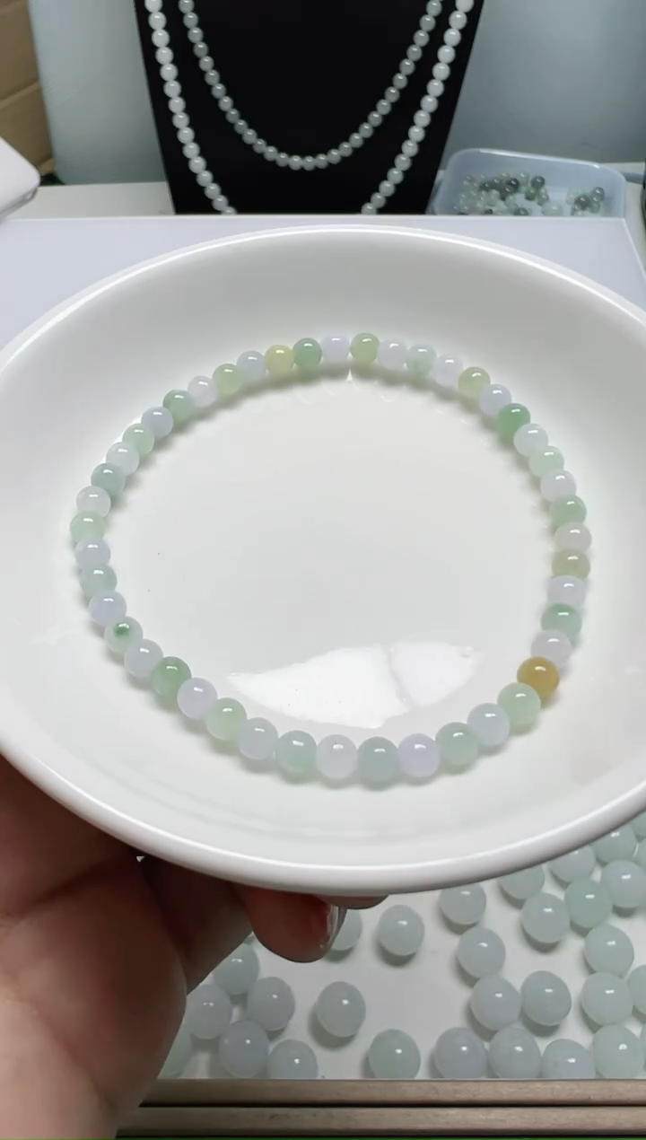 散珠翡翠七**亮纯天然缅甸A货翡翠卡4.6，42颗