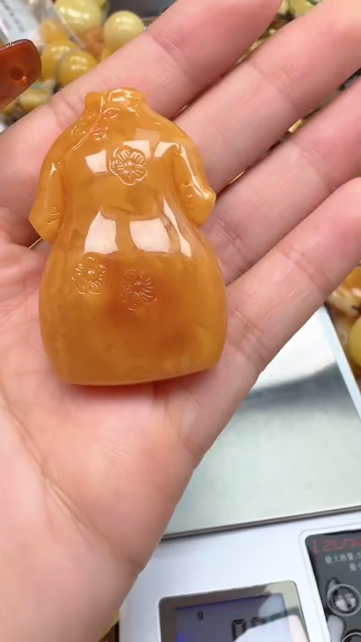 裸石琥珀未镶嵌如图