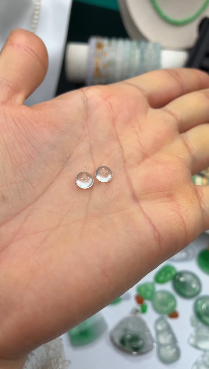 颈饰18K金镶嵌翡翠天然翡翠A货