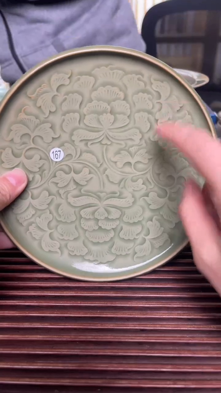 【闪购商品】167塔式牡丹壶承玉璧底纯手工