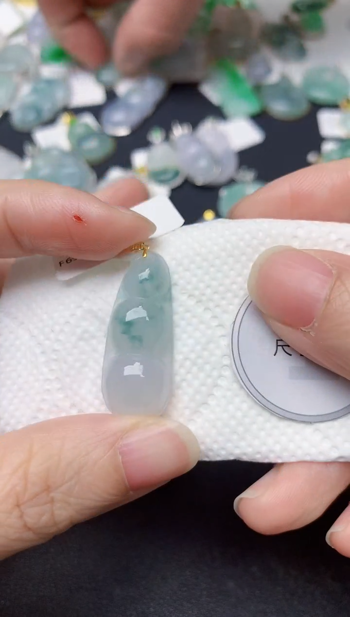 颈饰18K金镶嵌翡翠天然缅甸A货翡翠