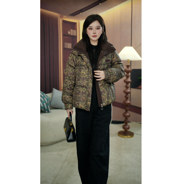 【伊可定制】D8159羽绒服女2025新款时尚印花洋气立领羽绒服外套女